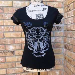Express Tee with Laced Sleeves and Sequin